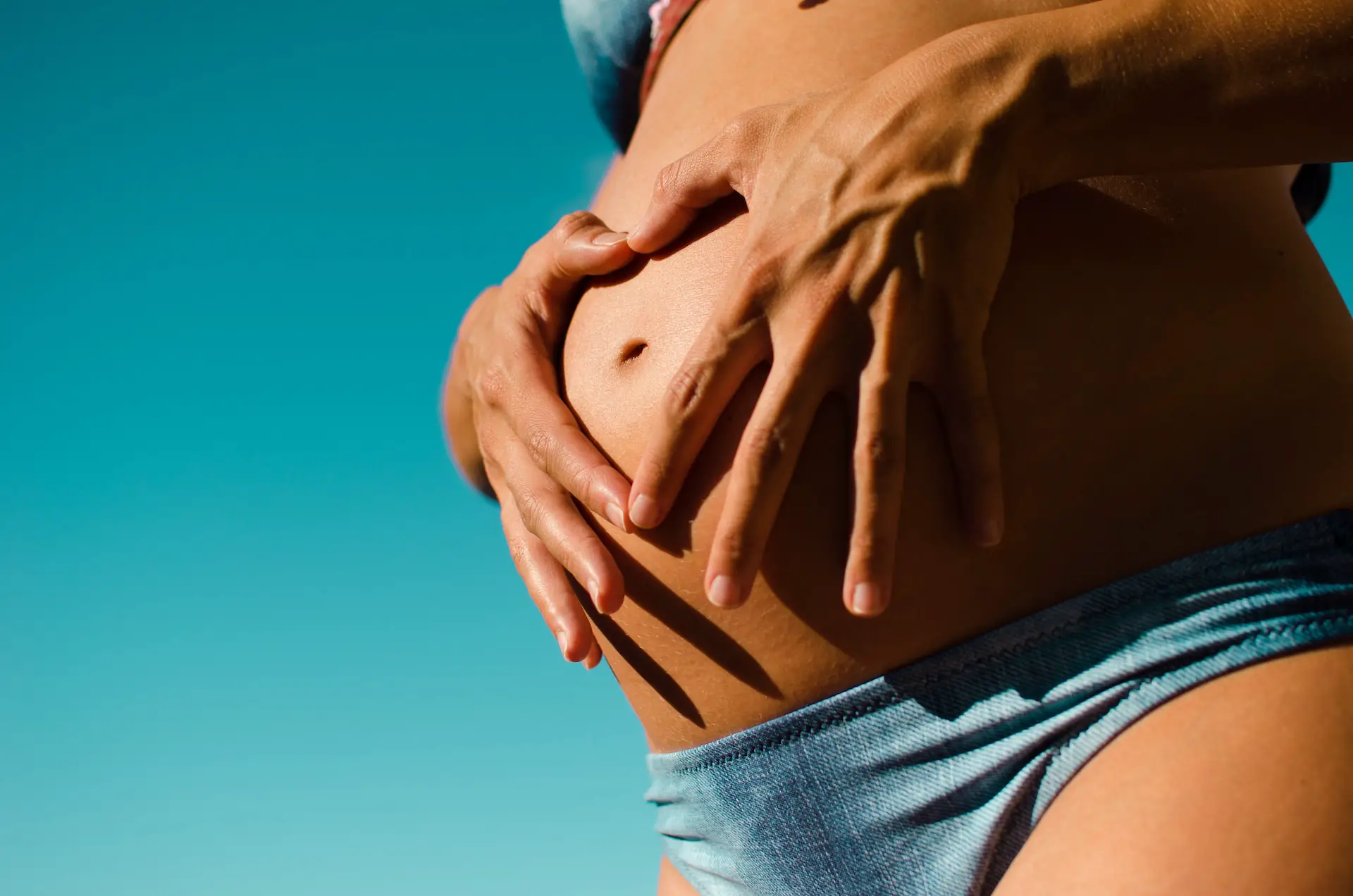 Knowing when to stop training your abs once your pregnant