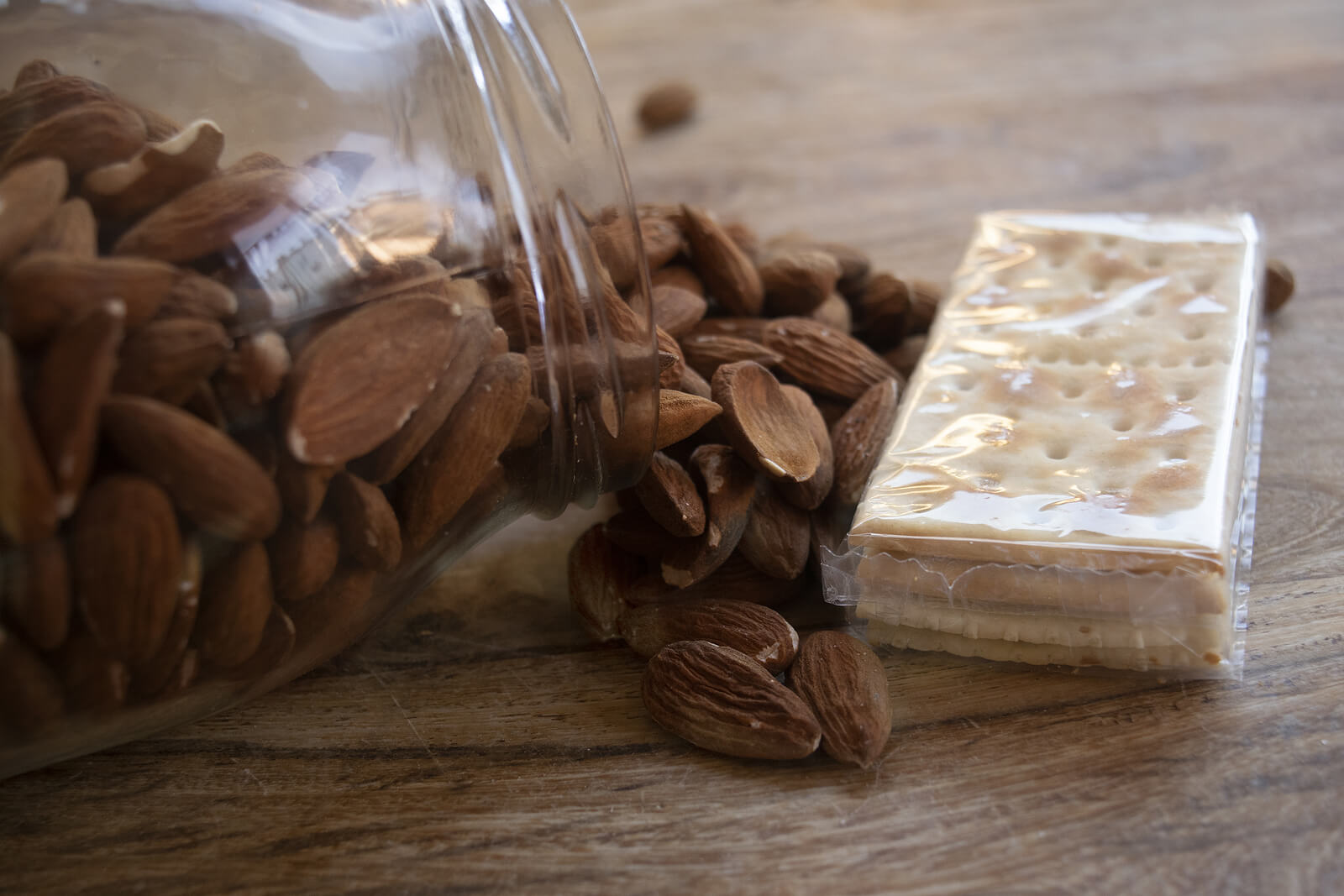 Crackers And Almonds For A Diet Of Healthy Carbohydrates And Fat